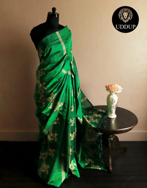 1-3-scaled_jpg Pure Handloom Parrot Green Silk Cotton Saree