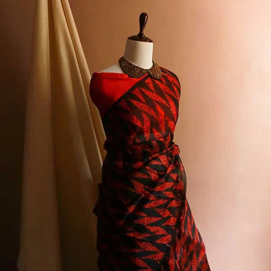 36_jpg_93a08999-2bdd-44a2-bbea-9c8a84f06401 Pure Red Organza Saree with Black hand block Prints