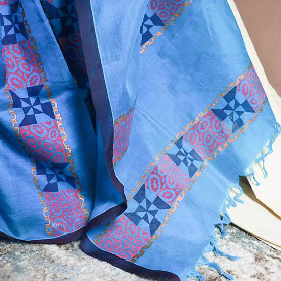 Blue-silk-cotton-with-tomato-pink-blouse4 Pure Handloom Sapphire Blue Silk Cotton Saree