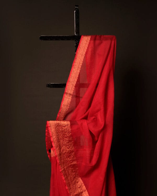Crimson_Elegance_Red_Kota_Cotton_Zari_Printed_Saree_3 Crimson Elegance Red Kota Cotton Zari Printed Saree, Top side close up