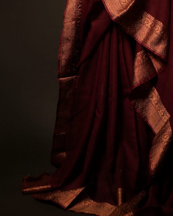 Earthen_Elegance_Brown_Kota_Cotton_Zari_Plain_Saree_4 Earthen Elegance Brown Kota Cotton Zari Plain Saree, Bottom Side close up