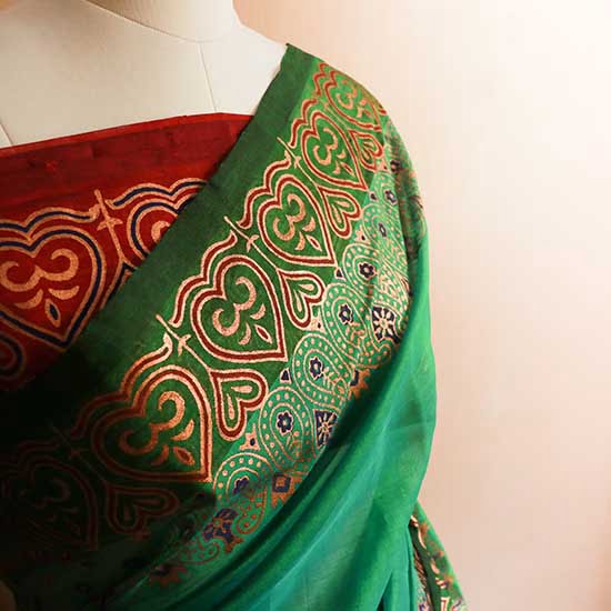 Green-Silk-cottonWith-Maroon-blouse4 Pure Handloom Emerald Green Silk Cotton Saree