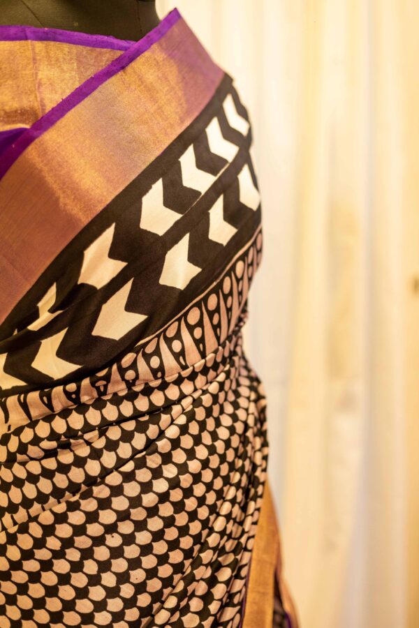 IMG-1524 Twilight Elegance Black and Purple Printed Kanchipuram Silk Saree