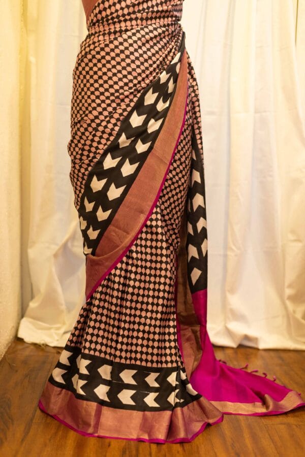 Blush Noir Pink and Black Printed Kanchipuram Silk Saree