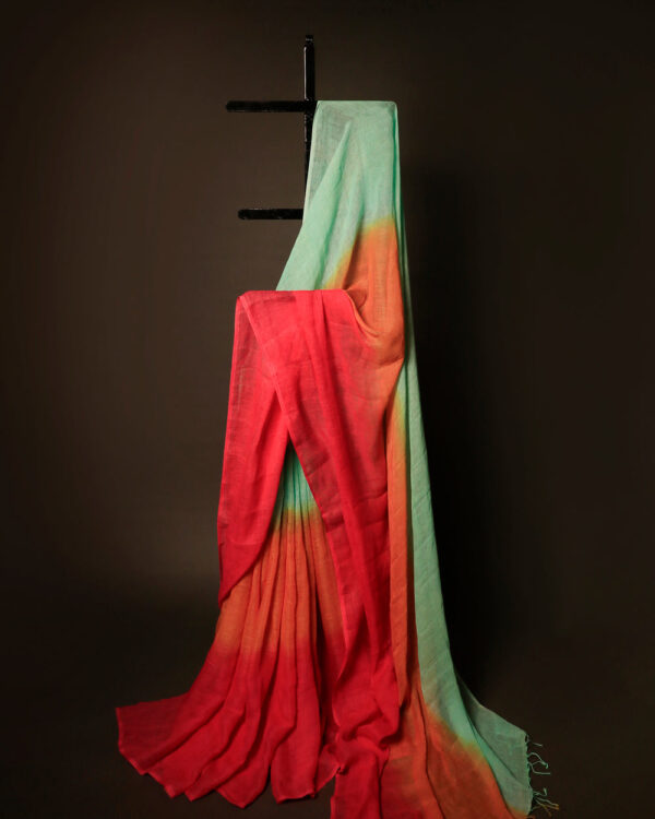 MG_6479 Uddup Skies Sky Blue and Red Linen Shaded Saree