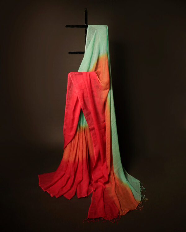 MG_6480 Uddup Skies Sky Blue and Red Linen Shaded Saree