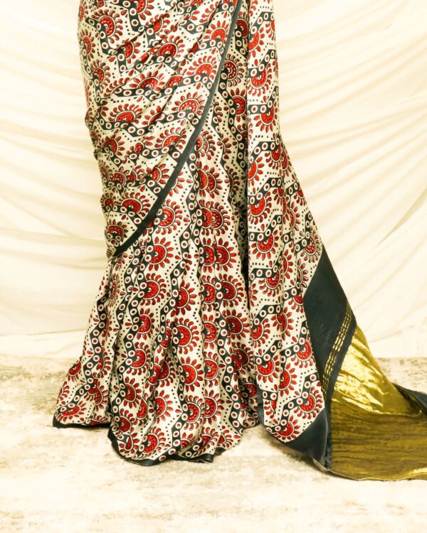 Pure-Handloom-Sandal-with-Green-Gaji-Silk-Saree-3_jpg-1 Pure Handloom Sandal with Green Gaji Silk Saree