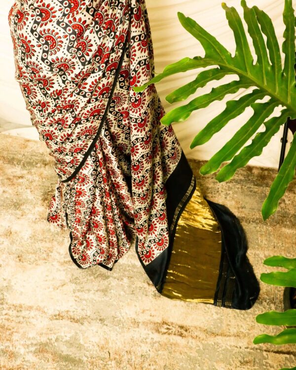 Pure-Handloom-Sandal-with-Green-Gaji-Silk-Saree-4_jpg Pure Handloom Sandal with Green Gaji Silk Saree
