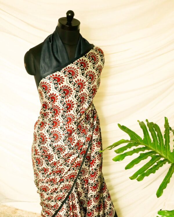 Pure-Handloom-Sandal-with-Green-Gaji-Silk-Saree-5_jpg Pure Handloom Sandal with Green Gaji Silk Saree