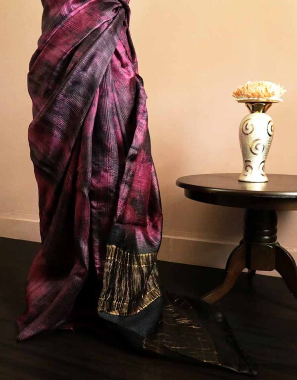 dgftjxj-1 Pure Handloom Tie and Dyed Line Tussar Silk Saree
