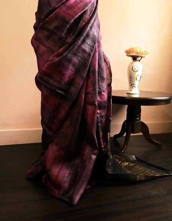 dgftjxj-5 Pure Handloom Tie and Dyed Line Tussar Silk Saree