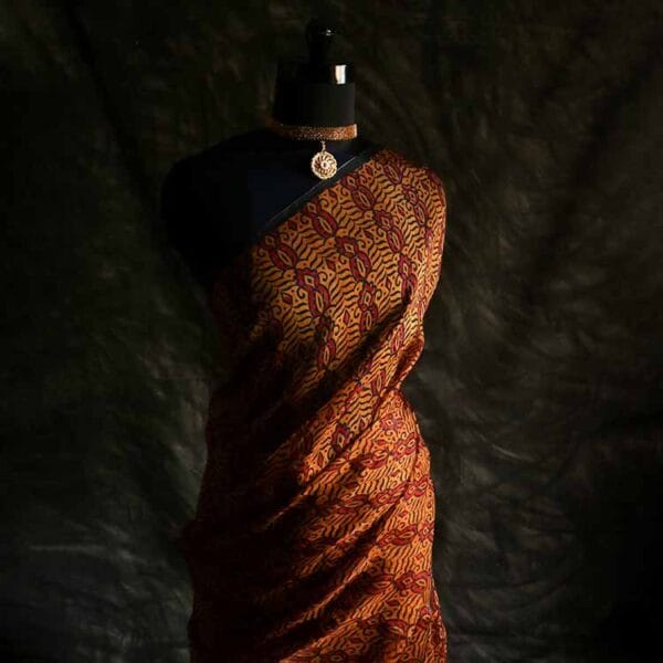 fhygkj-2 Pure Apricot and Black Handloom Organza Silk Saree