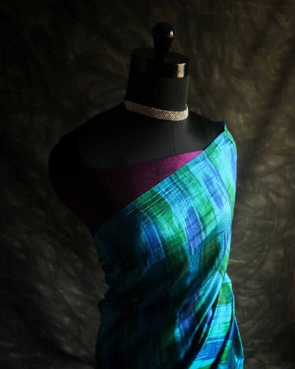 ftyujk-1 Pure Designer Raw Silk hand dyed saree