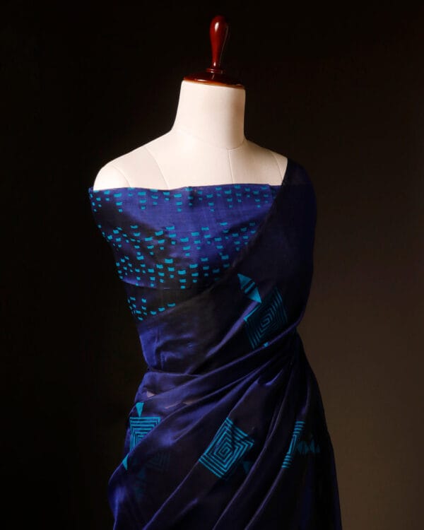rn-image_picker_lib_temp_009b252e-70f6-45c6-944a-8ab925854e9f Midnight Elegance Ink Blue Handloom Silk Cotton Saree