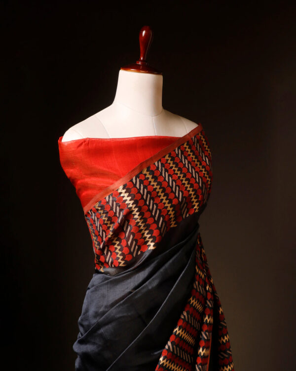 rn-image_picker_lib_temp_268570de-8510-4f73-9282-0c2d6425de36 Scarlet Slate Grey and Red Handloom Silk Cotton Saree