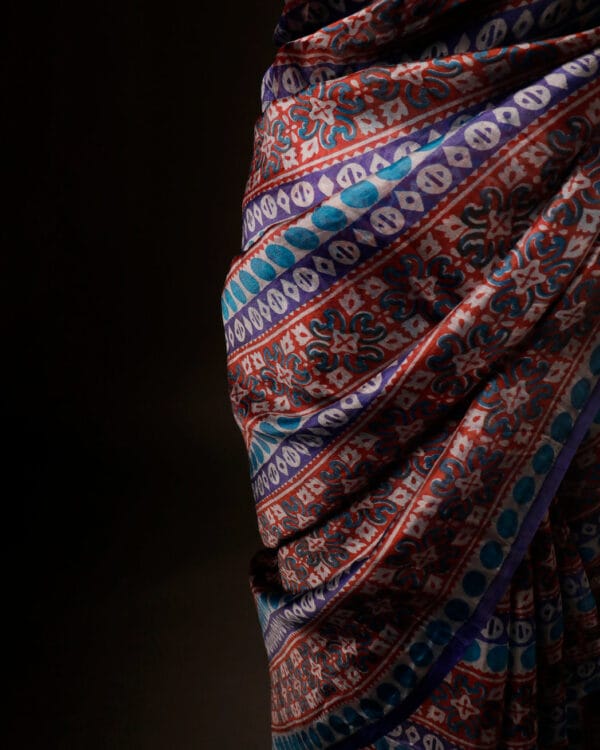rn-image_picker_lib_temp_39d282fb-fb09-4df4-a24c-d32a652c874b Pastel Palette Light Grey Multicolor Printed Pure Organza Silk Saree