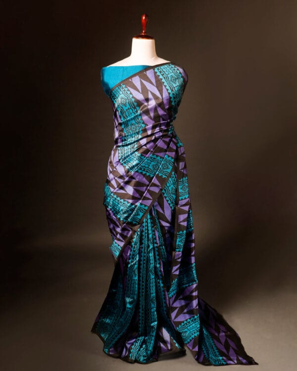 rn-image_picker_lib_temp_3a76b0c8-11a8-4b9d-8747-da986e72cc46 Pure Hand block Printed Blue and Black Raw Silk saree