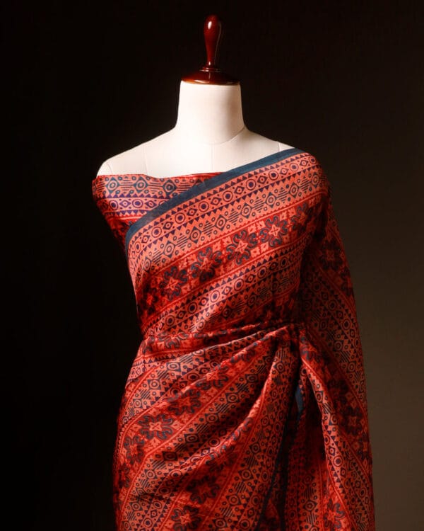 rn-image_picker_lib_temp_3c3c1b9e-cc44-4d7c-8541-324ba5d62736 Mystic Mocha Maroon and Black Printed Pure Organza Silk Saree