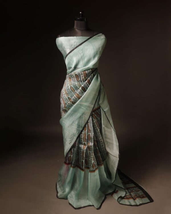rn-image_picker_lib_temp_47826b3f-f539-4fa5-9cae-64439fde2182 Pure Handloom Grey Organza Silk Saree