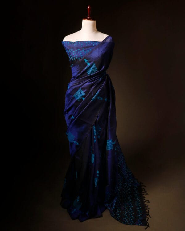 rn-image_picker_lib_temp_4f2999f3-be20-4289-85f4-d23d5c6489c1 Midnight Elegance Ink Blue Handloom Silk Cotton Saree