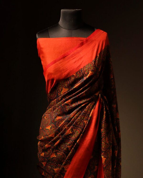 rn-image_picker_lib_temp_5cd2ec8a-3a08-46fe-9d47-b5961ea01b1a Scarlet Whispers Red Soft and Light Handloom Silk Cotton Saree