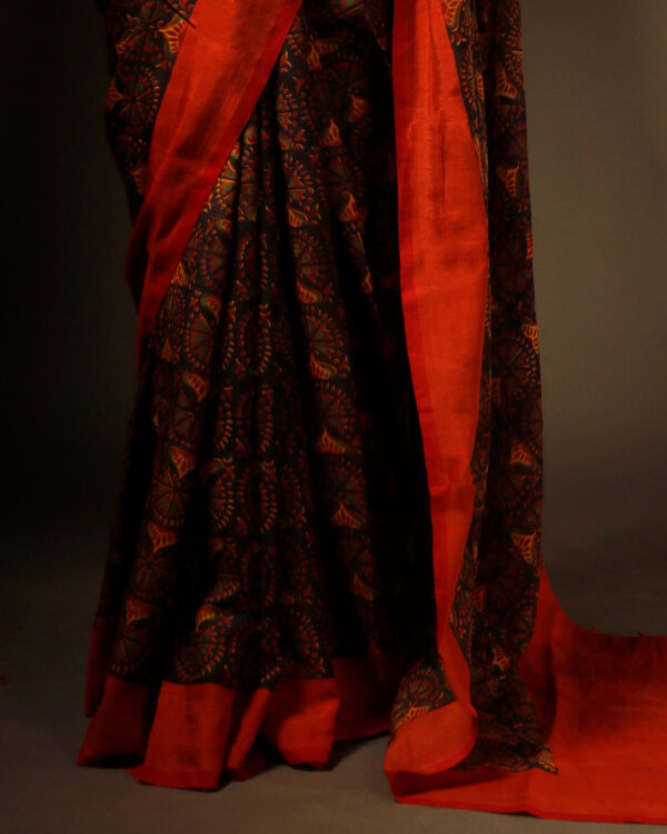 rn-image_picker_lib_temp_672588d6-c6dd-4f19-afc6-2e9a7ae5122f Scarlet Whispers Red Soft and Light Handloom Silk Cotton Saree