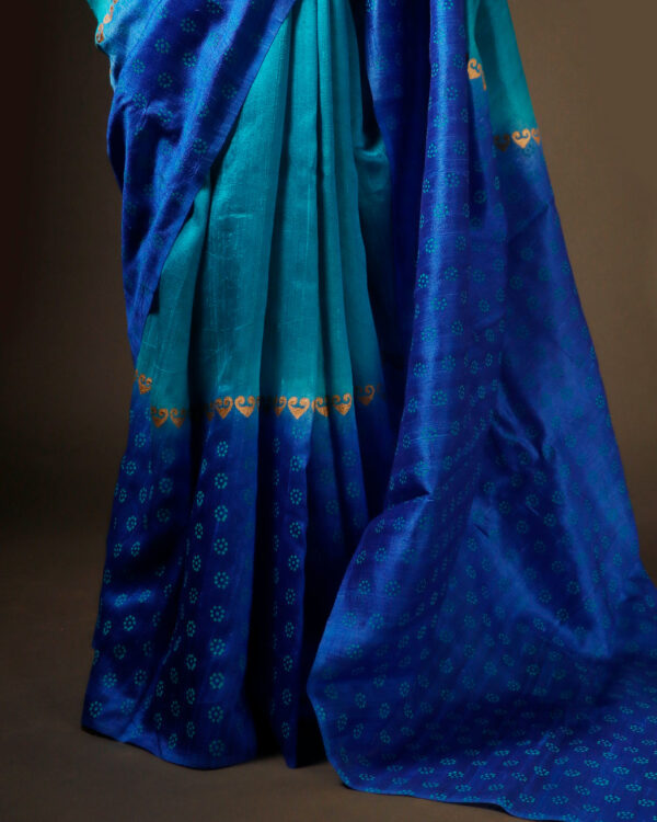 rn-image_picker_lib_temp_76b1fff8-b078-40aa-b8d6-4736ac52a510 Twilight Sky Blue and Dark Blue Pure Dupion Silk Saree