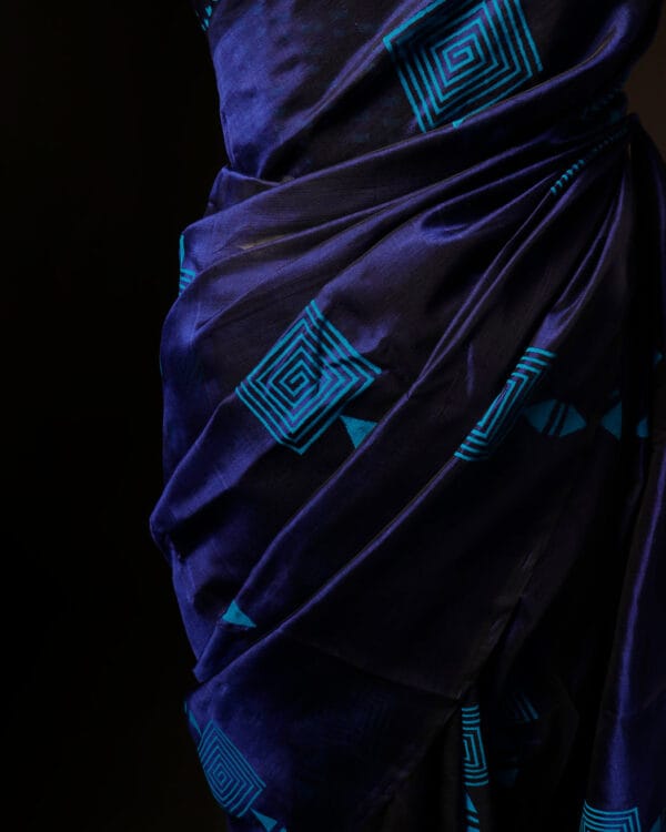 rn-image_picker_lib_temp_97ed218d-1a00-4ac2-beaa-bd837d58b3e9 Midnight Elegance Ink Blue Handloom Silk Cotton Saree