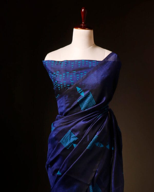 rn-image_picker_lib_temp_990c5a6f-230d-41c5-add5-d904ba2997d0 Midnight Elegance Ink Blue Handloom Silk Cotton Saree