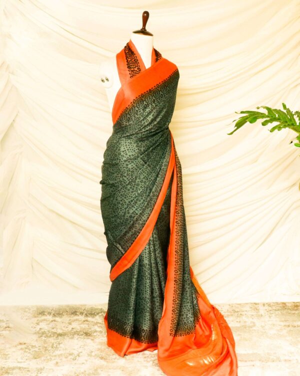 rn-image_picker_lib_temp_99aab0fc-4f23-4e7c-a397-7405e639b87f Pure Handloom Pine Green Modal Silk Saree