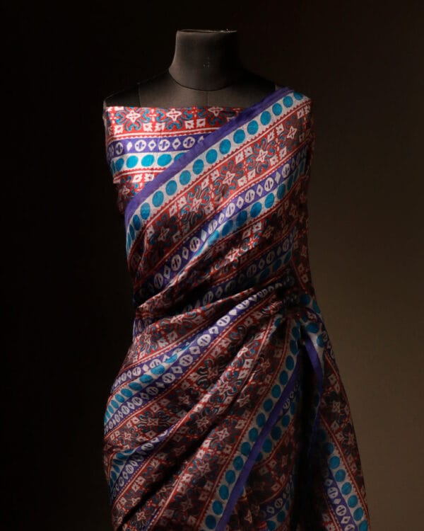 rn-image_picker_lib_temp_9dc0d805-b778-4d16-a3e7-c4229fd71411 Pastel Palette Light Grey Multicolor Printed Pure Organza Silk Saree