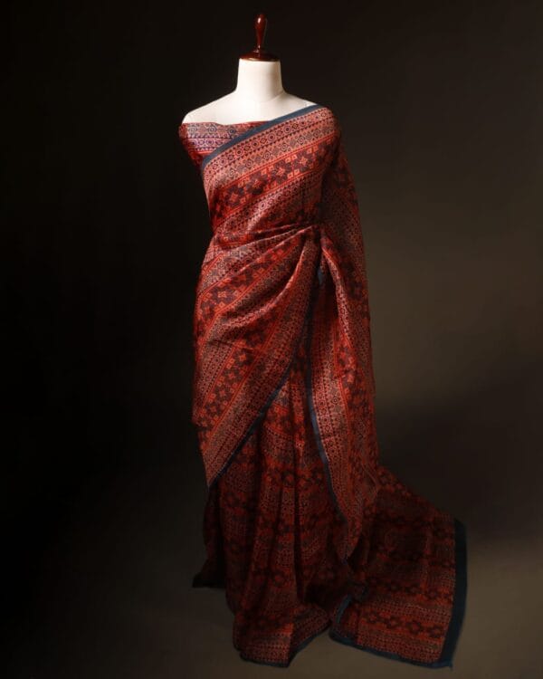 rn-image_picker_lib_temp_abac87dd-fa9b-4fbd-99c0-eb2470f8f27c Mystic Mocha Maroon and Black Printed Pure Organza Silk Saree