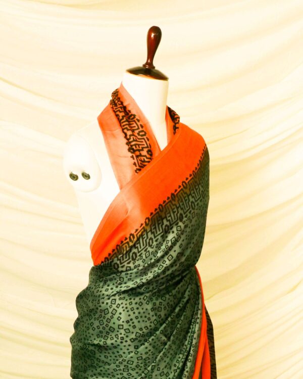 rn-image_picker_lib_temp_dc432e2e-6f49-4d67-98a4-8ca11fbbc536 Pure Handloom Pine Green Modal Silk Saree
