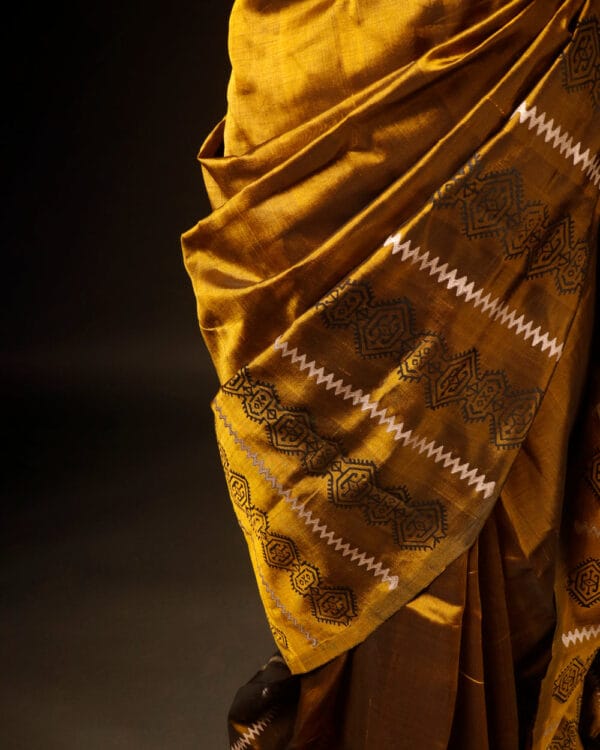 rn-image_picker_lib_temp_f0bf4c1f-86c5-43b4-b449-5731a544e5fa Greenish Gold Colour Silk Cotton Saree