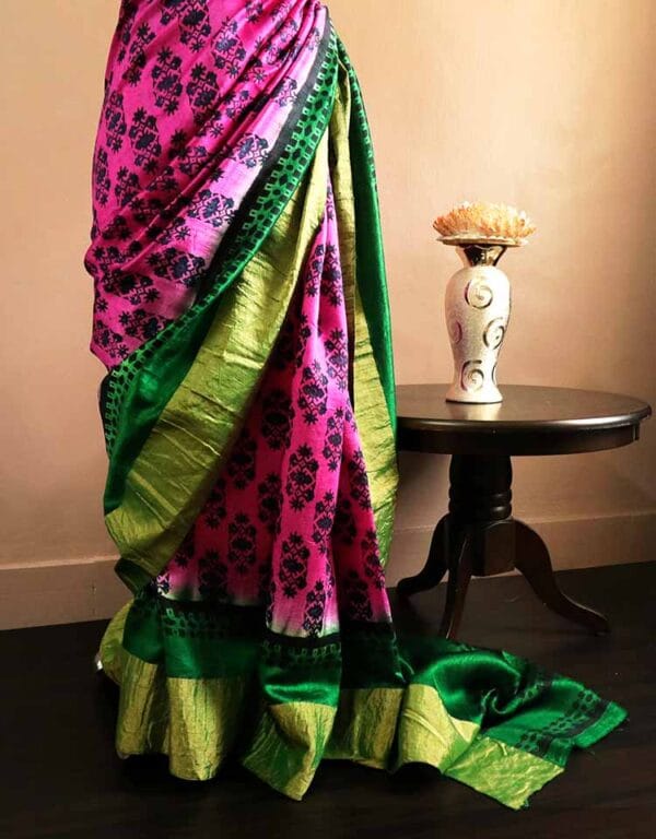 setrdhe-1_3c2eac6f-a28f-485b-a46e-8209f1b8d2b1 Pure Hand Block Printed Green and Pink Duppion Silk Sarees