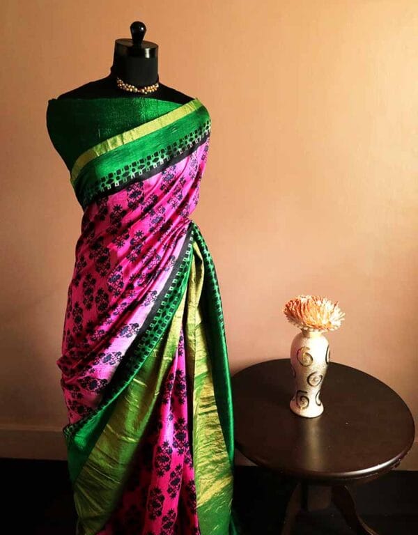 setrdhe-3_beab904a-e0f3-4620-b995-1d348f519dd5 Pure Hand Block Printed Green and Pink Duppion Silk Sarees
