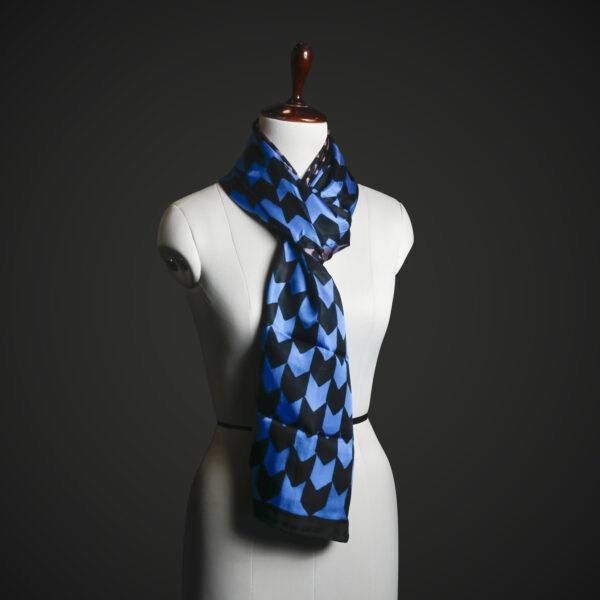 _MG_1686 Steampunk Gear Print Silk Stole – Luxury Blue & Gold Industrial Motif Scarf